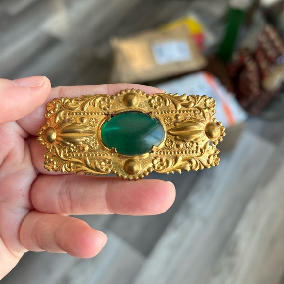 Jewelry - Egyptian gold ornate vintage 1940’s brooch